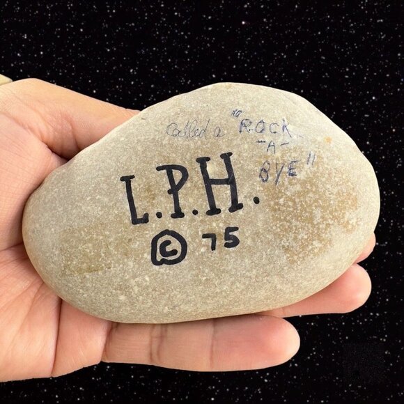 LPH Leonardo Art Works 1975 Pottery Baby on Rock Stoneware Figurine Statue Sign - Picture 3 of 11